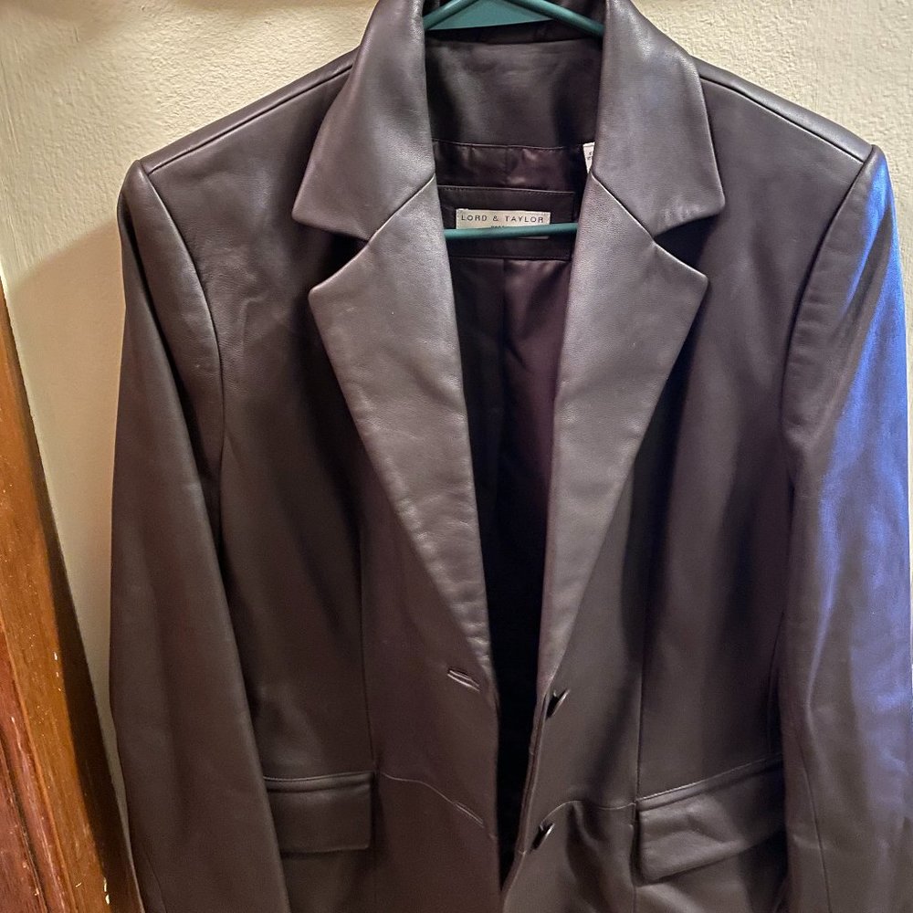 Like NEW! Lord and Taylor Large Petite 100% Black Leather Jacket